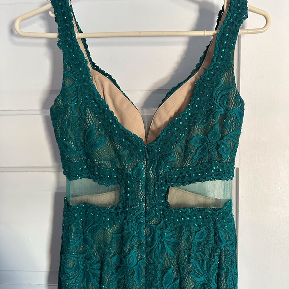 Le Femme Lace Prom dress - Picture 6 of 7